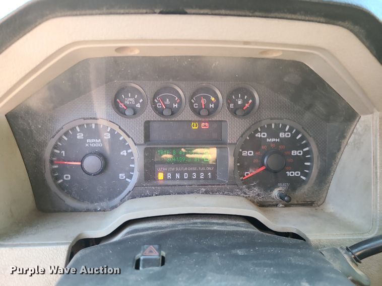 image for item MJ9426 2010 Ford F250 Super Duty XLT  Crew Cab pickup truck