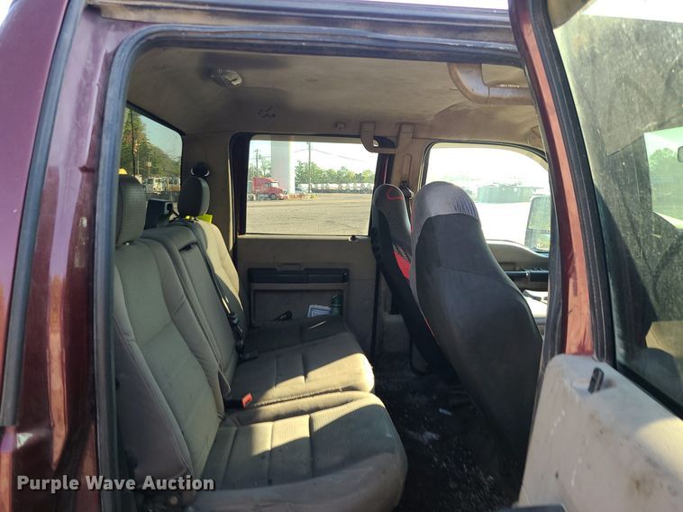 image for item MJ9426 2010 Ford F250 Super Duty XLT  Crew Cab pickup truck