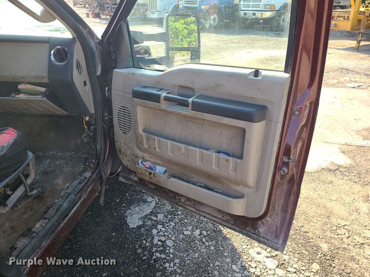 image for item MJ9426 2010 Ford F250 Super Duty XLT  Crew Cab pickup truck