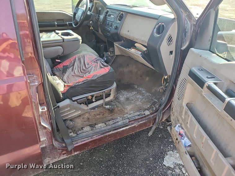 image for item MJ9426 2010 Ford F250 Super Duty XLT  Crew Cab pickup truck