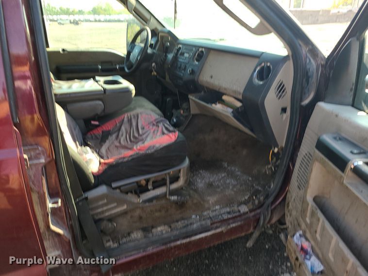 image for item MJ9426 2010 Ford F250 Super Duty XLT  Crew Cab pickup truck