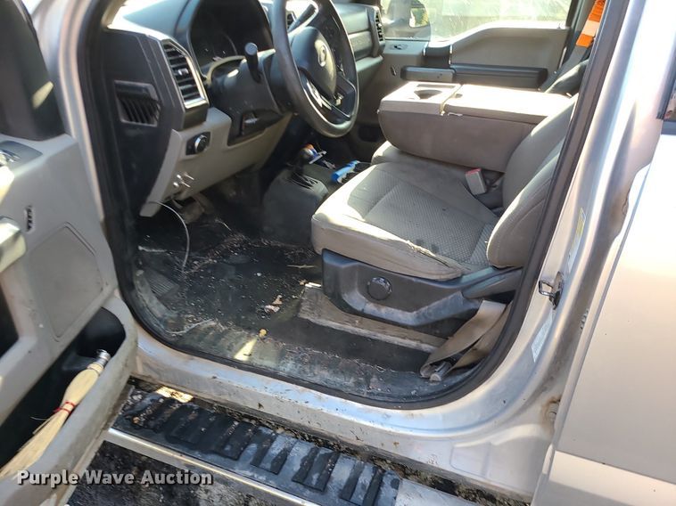 image for item MJ9427 2017 Ford F250 Super Duty XLT  Crew Cab pickup truck