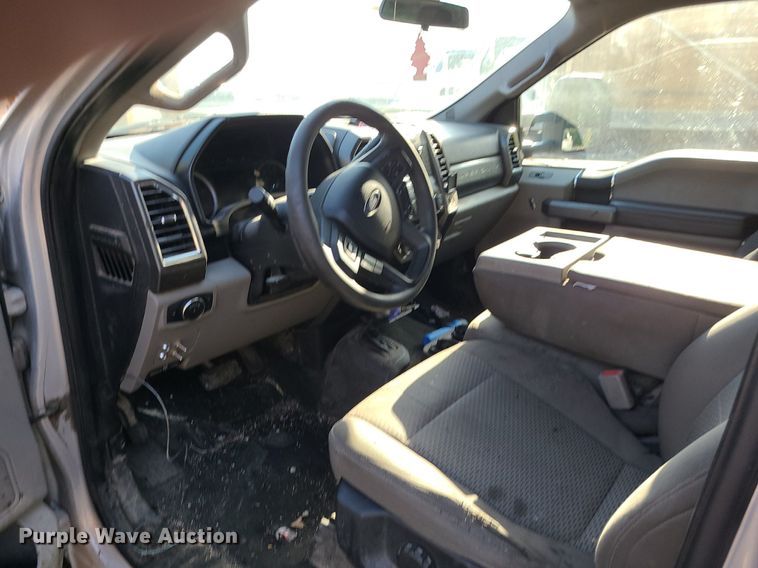 image for item MJ9427 2017 Ford F250 Super Duty XLT  Crew Cab pickup truck