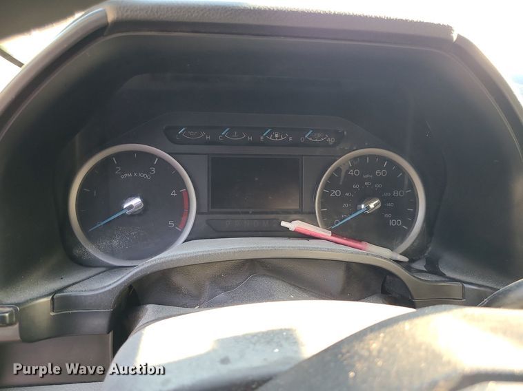 image for item MJ9427 2017 Ford F250 Super Duty XLT  Crew Cab pickup truck