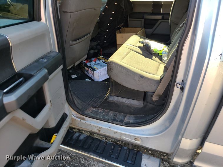 image for item MJ9427 2017 Ford F250 Super Duty XLT  Crew Cab pickup truck