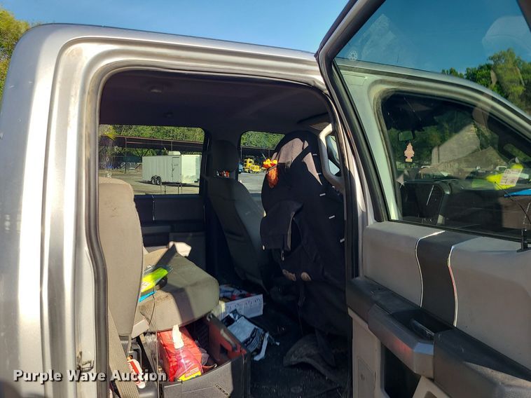 image for item MJ9427 2017 Ford F250 Super Duty XLT  Crew Cab pickup truck