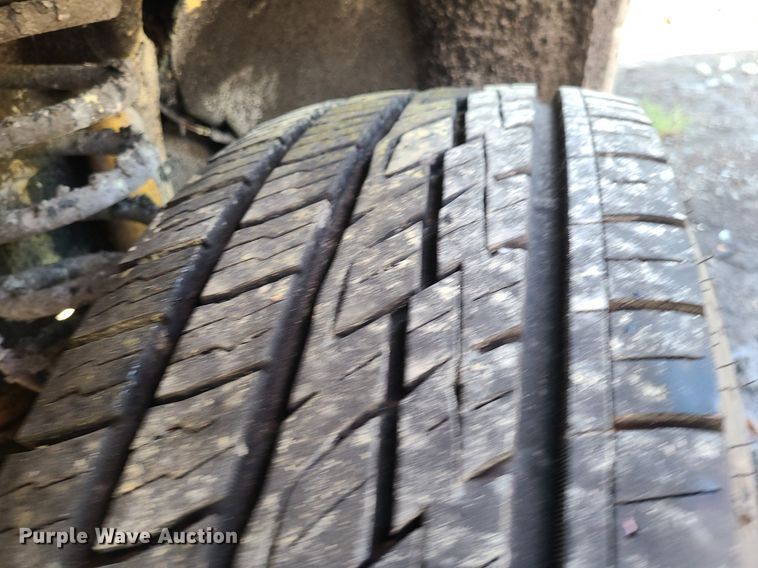 image for item MJ9427 2017 Ford F250 Super Duty XLT  Crew Cab pickup truck