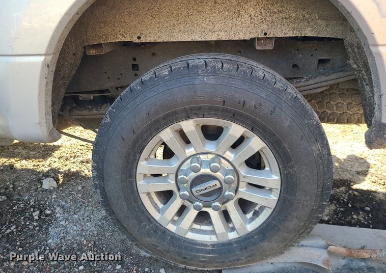 image for item MJ9427 2017 Ford F250 Super Duty XLT  Crew Cab pickup truck