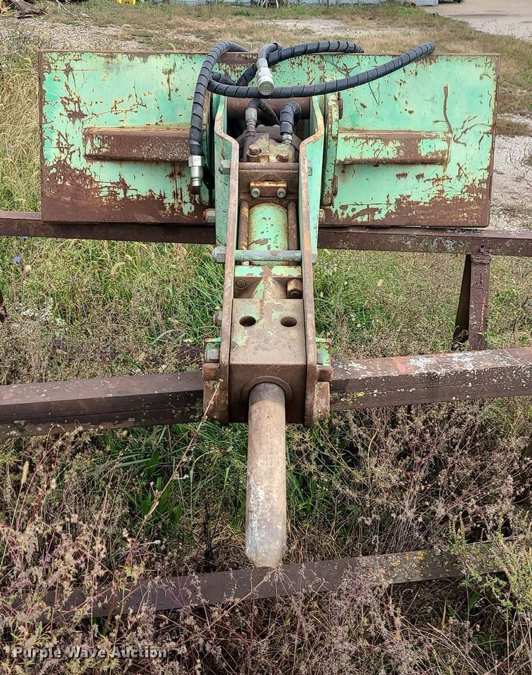 image for item MJ9447 Skid steer breaker