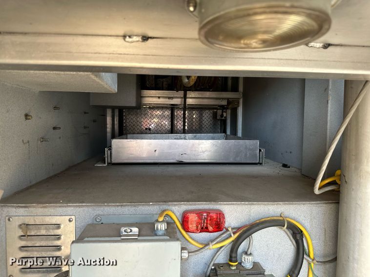 image for item ML9108 1985 Mack MC686FC  rescue vehicle