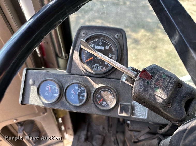 image for item ML9108 1985 Mack MC686FC  rescue vehicle