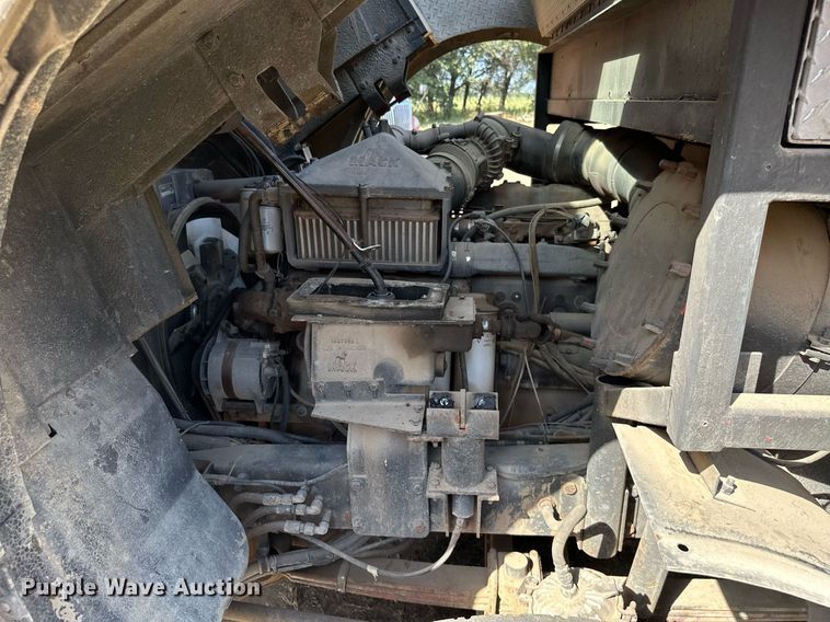 image for item ML9108 1985 Mack MC686FC  rescue vehicle