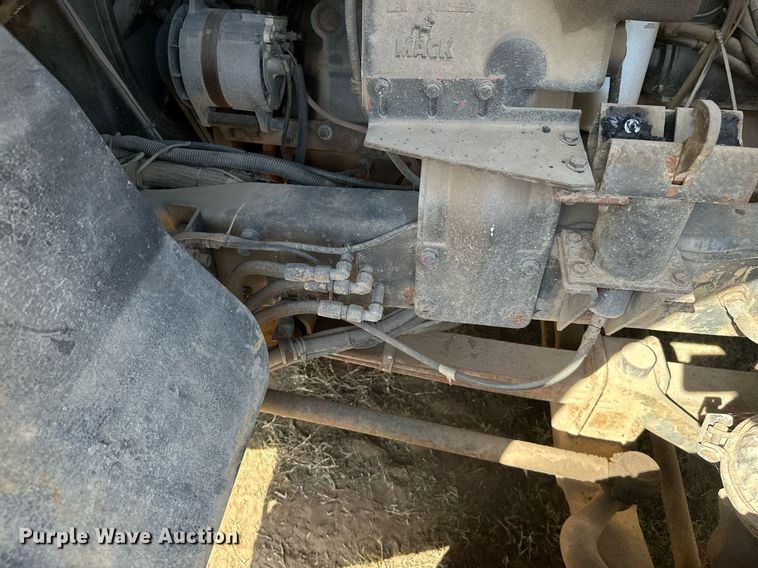 image for item ML9108 1985 Mack MC686FC  rescue vehicle