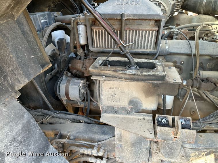 image for item ML9108 1985 Mack MC686FC  rescue vehicle