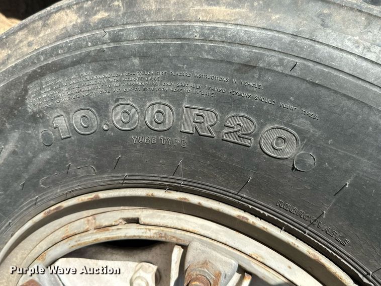 image for item ML9108 1985 Mack MC686FC  rescue vehicle