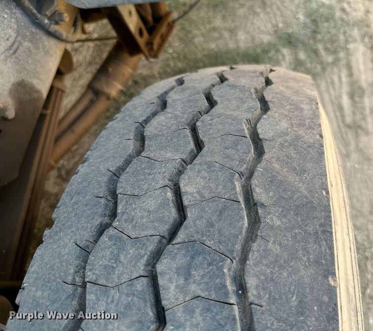 image for item ML9108 1985 Mack MC686FC  rescue vehicle