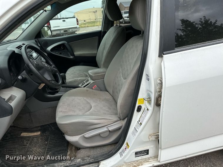 image for item MQ9401 2012 Toyota RAV4  SUV