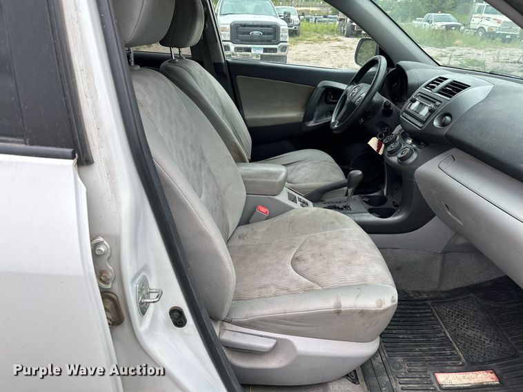 image for item MQ9401 2012 Toyota RAV4  SUV