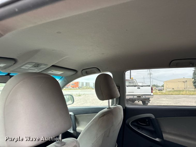 image for item MQ9401 2012 Toyota RAV4  SUV