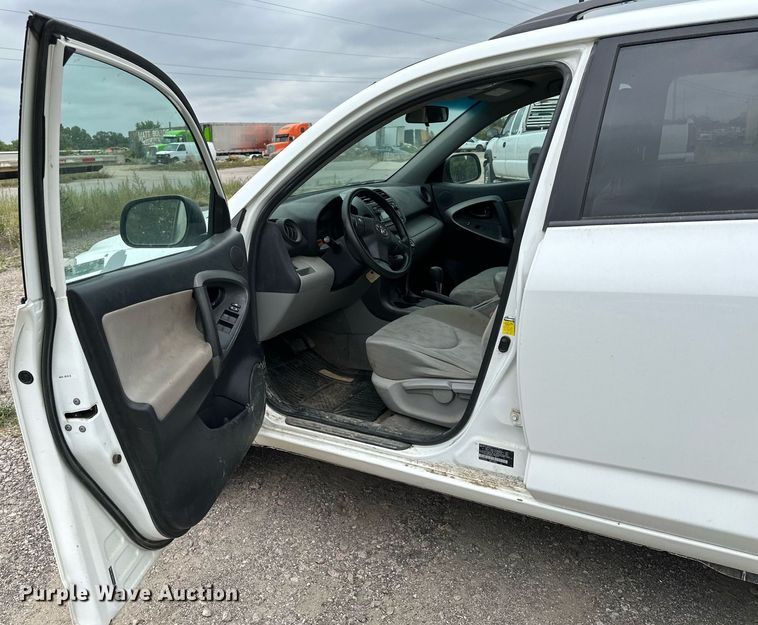 image for item MQ9401 2012 Toyota RAV4  SUV