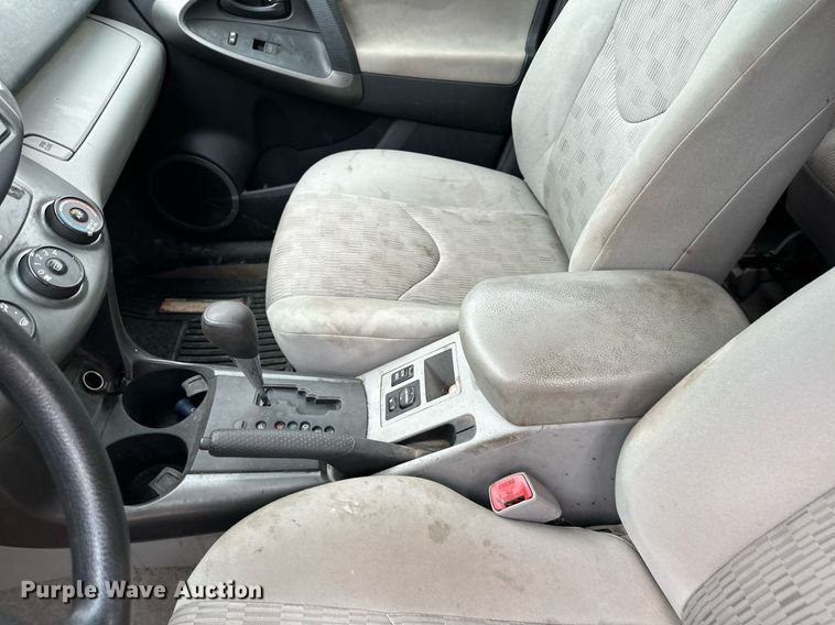 image for item MQ9401 2012 Toyota RAV4  SUV