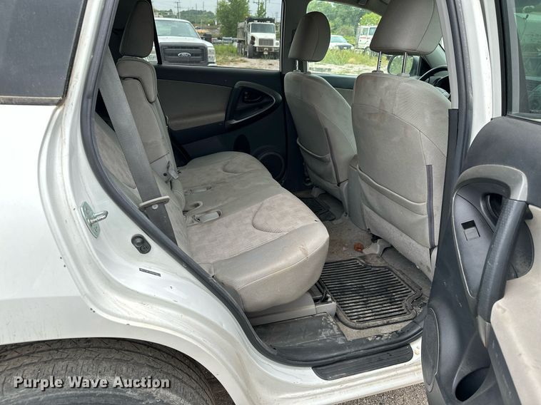 image for item MQ9401 2012 Toyota RAV4  SUV