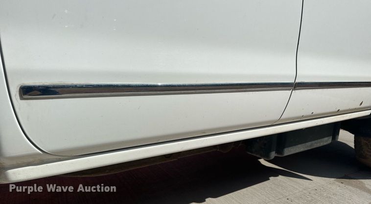 image for item MQ9437 2015 Chevrolet Silverado 2500  Crew Cab pickup truck