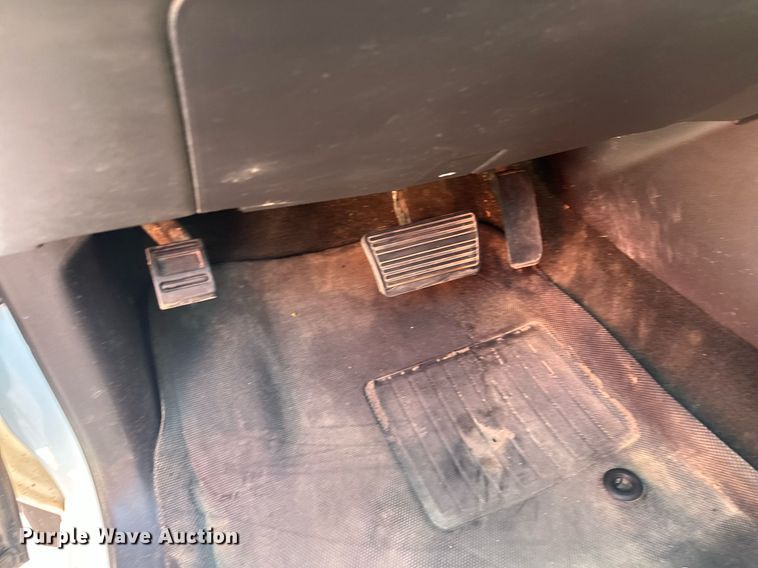 image for item MQ9437 2015 Chevrolet Silverado 2500  Crew Cab pickup truck