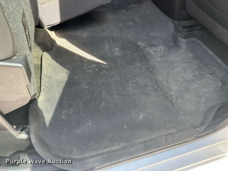 image for item MQ9437 2015 Chevrolet Silverado 2500  Crew Cab pickup truck