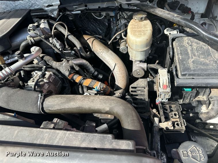 image for item MQ9437 2015 Chevrolet Silverado 2500  Crew Cab pickup truck