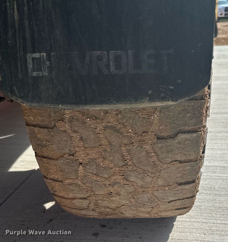 image for item MQ9437 2015 Chevrolet Silverado 2500  Crew Cab pickup truck