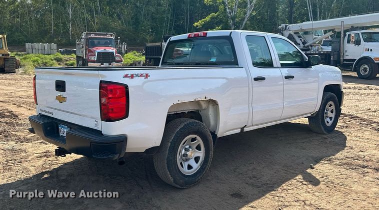 image for item MQ9438 2016 Chevrolet Silverado 1500  Double Cab pickup truck