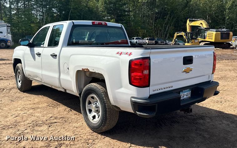 image for item MQ9438 2016 Chevrolet Silverado 1500  Double Cab pickup truck