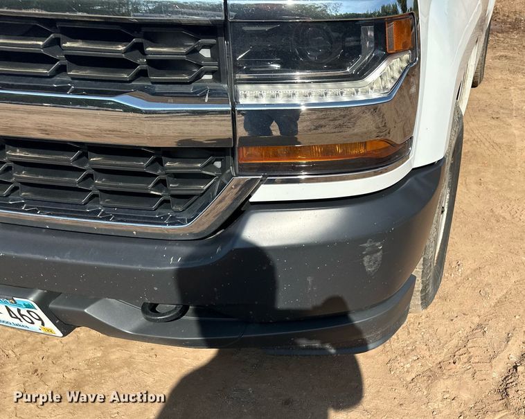 image for item MQ9438 2016 Chevrolet Silverado 1500  Double Cab pickup truck