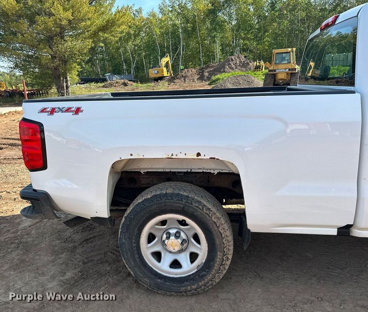 image for item MQ9438 2016 Chevrolet Silverado 1500  Double Cab pickup truck