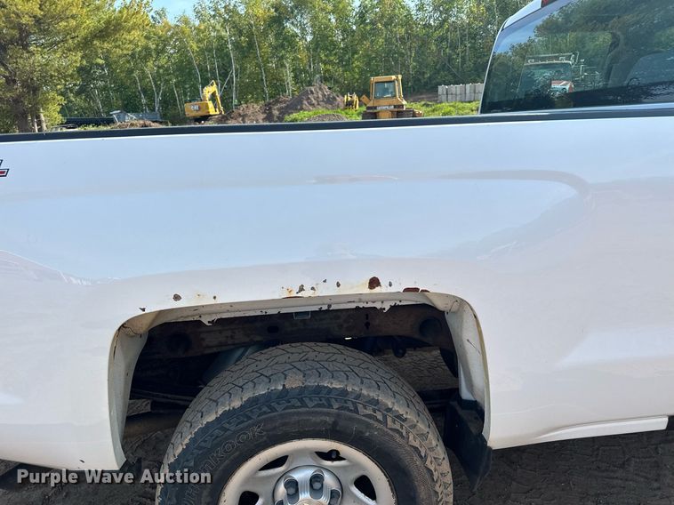 image for item MQ9438 2016 Chevrolet Silverado 1500  Double Cab pickup truck