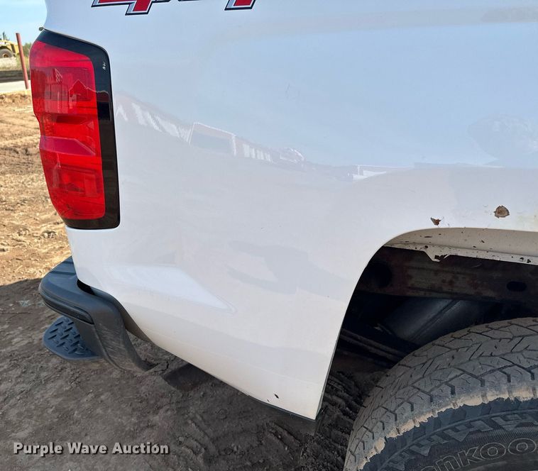 image for item MQ9438 2016 Chevrolet Silverado 1500  Double Cab pickup truck