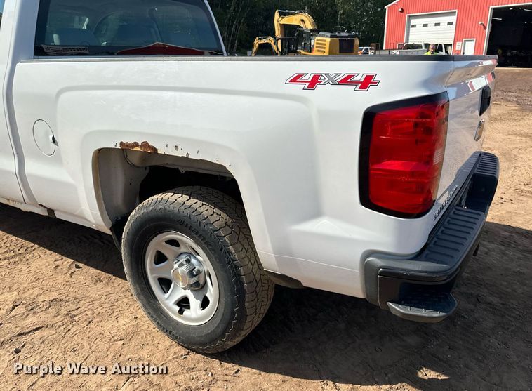 image for item MQ9438 2016 Chevrolet Silverado 1500  Double Cab pickup truck