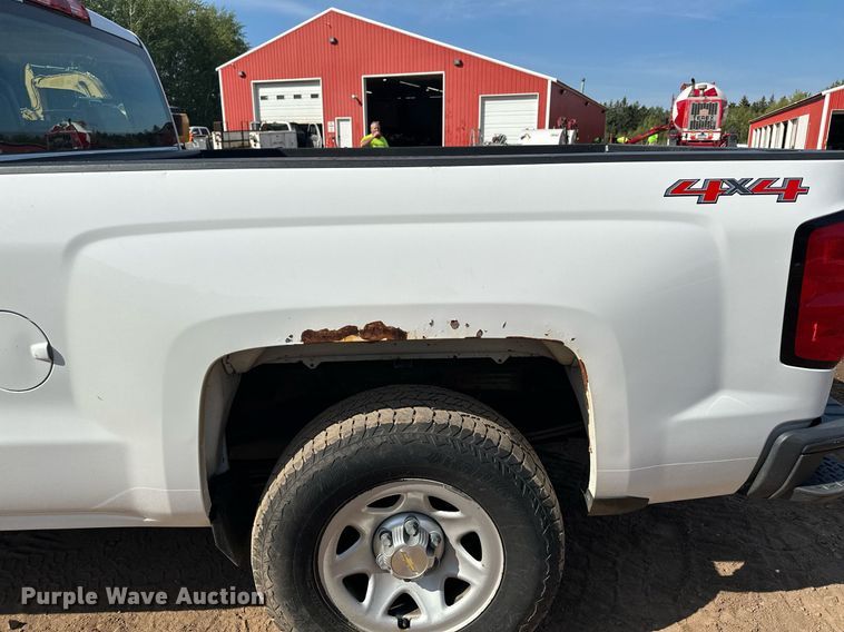 image for item MQ9438 2016 Chevrolet Silverado 1500  Double Cab pickup truck