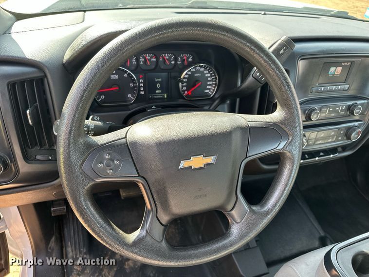 image for item MQ9438 2016 Chevrolet Silverado 1500  Double Cab pickup truck