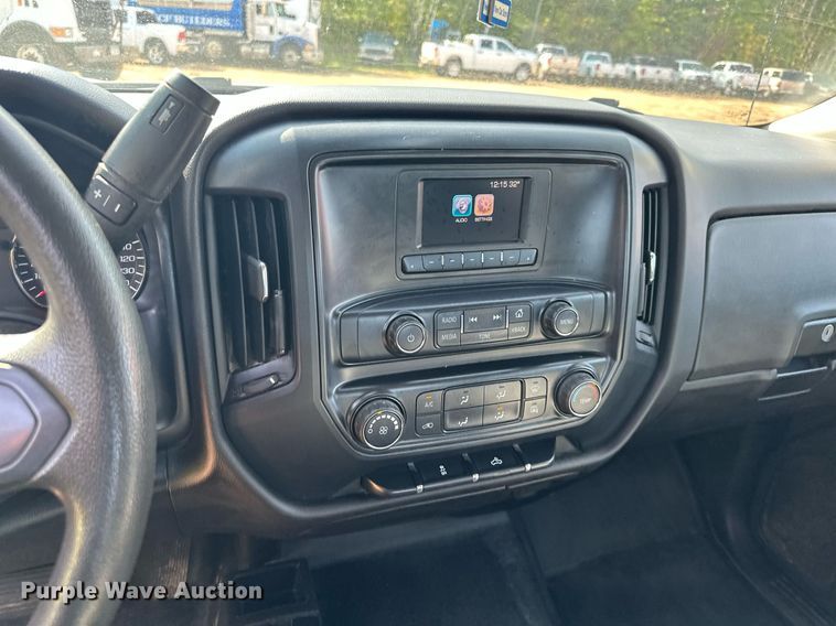 image for item MQ9438 2016 Chevrolet Silverado 1500  Double Cab pickup truck