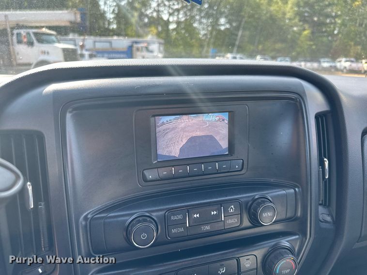 image for item MQ9438 2016 Chevrolet Silverado 1500  Double Cab pickup truck