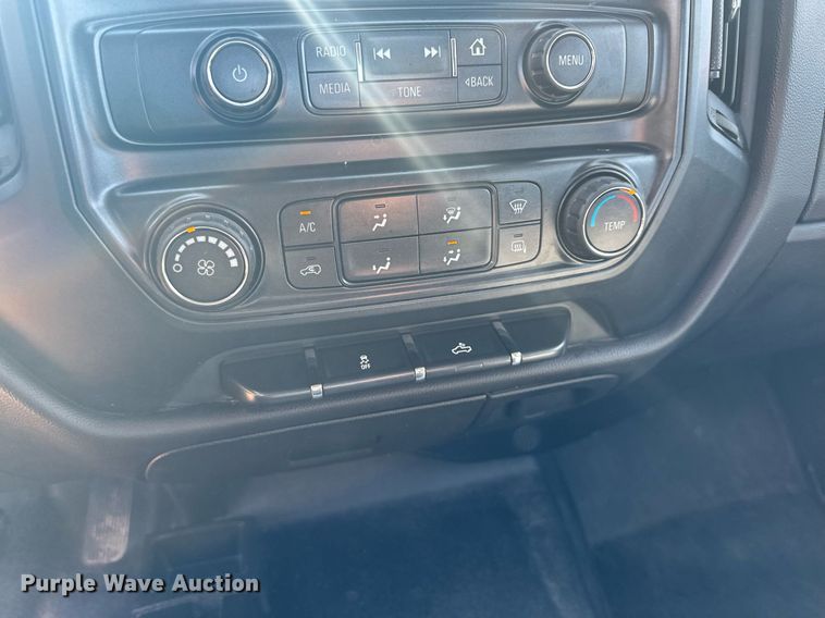 image for item MQ9438 2016 Chevrolet Silverado 1500  Double Cab pickup truck