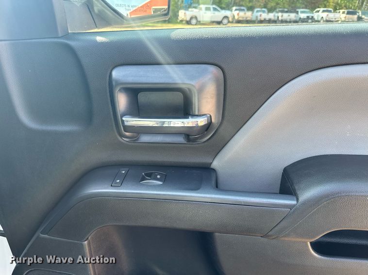 image for item MQ9438 2016 Chevrolet Silverado 1500  Double Cab pickup truck