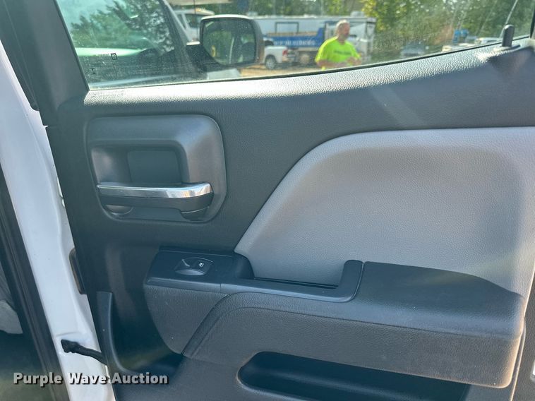 image for item MQ9438 2016 Chevrolet Silverado 1500  Double Cab pickup truck