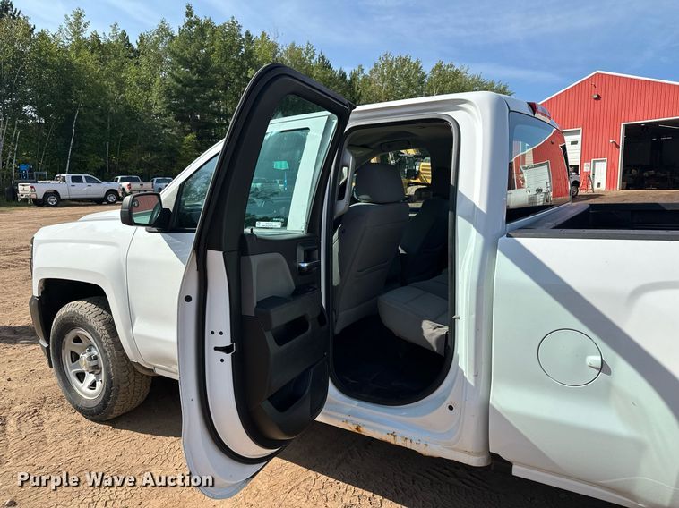 image for item MQ9438 2016 Chevrolet Silverado 1500  Double Cab pickup truck