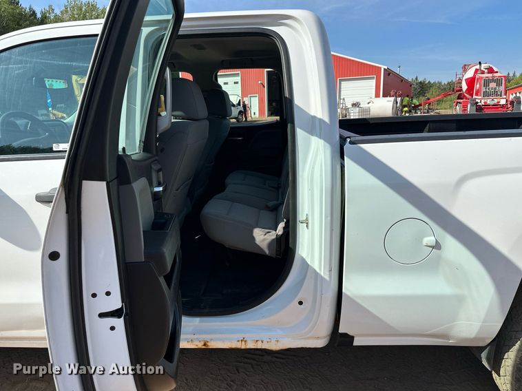 image for item MQ9438 2016 Chevrolet Silverado 1500  Double Cab pickup truck