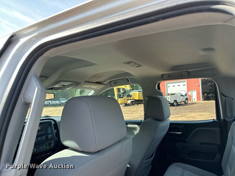 image for item MQ9438 2016 Chevrolet Silverado 1500  Double Cab pickup truck