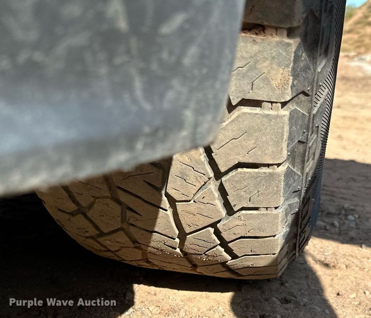 image for item MQ9438 2016 Chevrolet Silverado 1500  Double Cab pickup truck