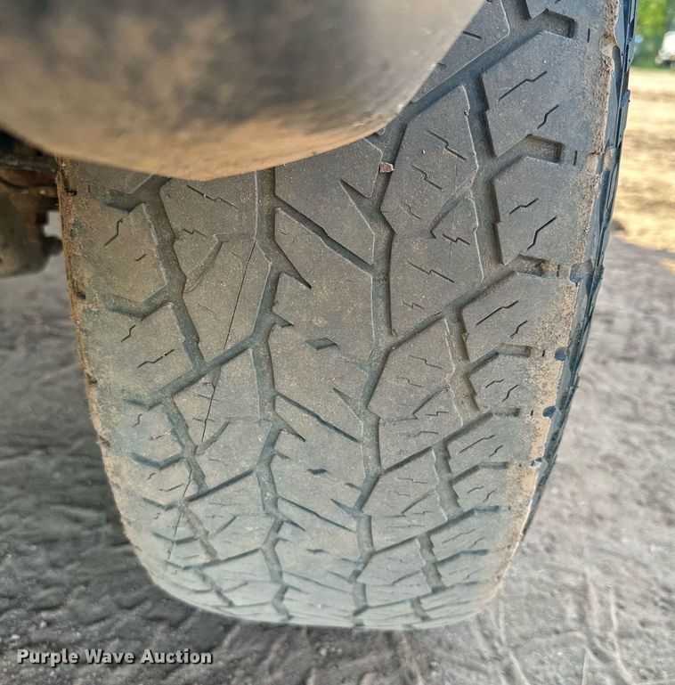 image for item MQ9438 2016 Chevrolet Silverado 1500  Double Cab pickup truck